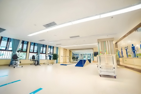中介落深户_陈柏霖被曝将结婚：回顾情史，丰富又坎坷 陈柏霖被曝欲望要的常重是非
